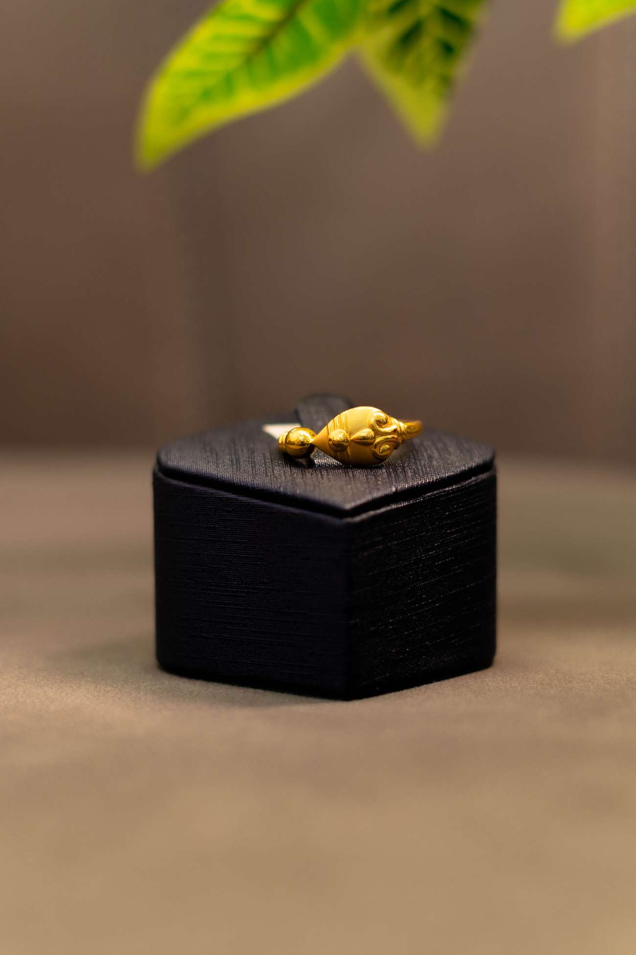 Ring - 4.09 gm