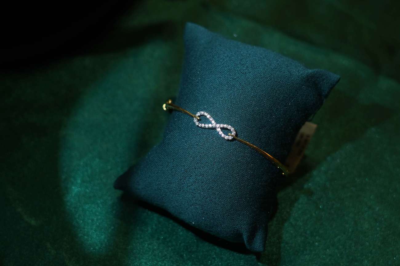Bangle - 8.32 gm