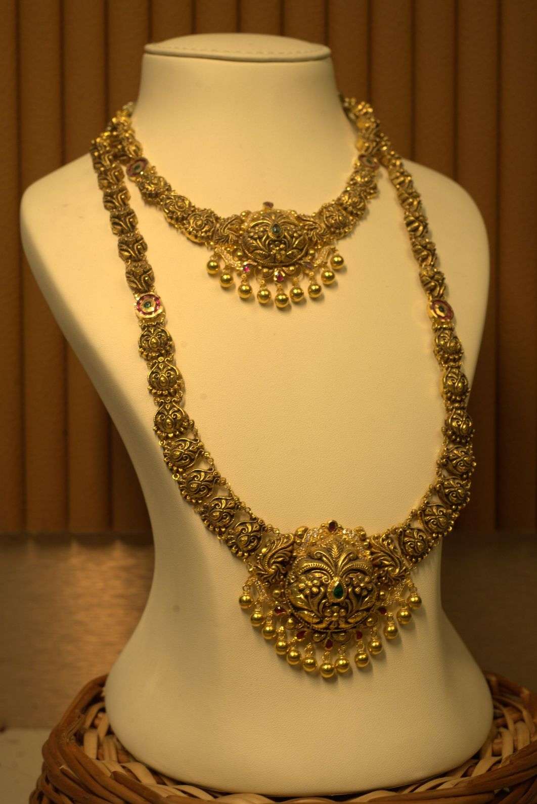 Necklace - 21.6 gm